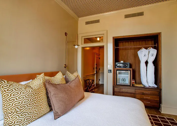 The Bell Athens By Kasa Living